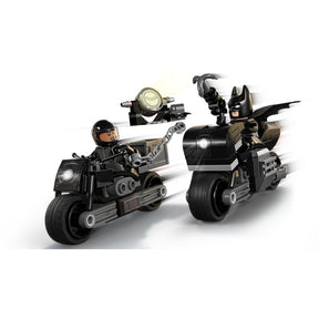 Batman & Selina Kyle Motorcycle Pursuit | 76179